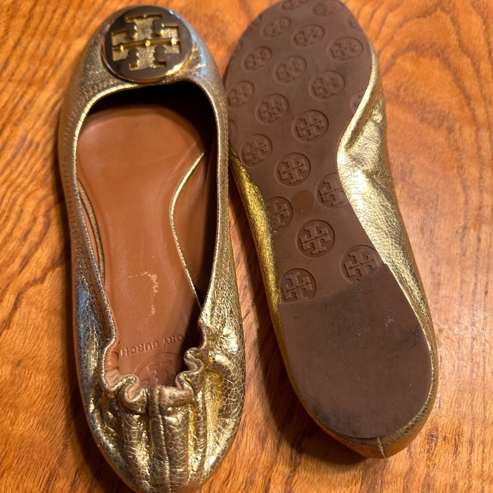 Tory Burch  Elastic Ballet Flat in Gold